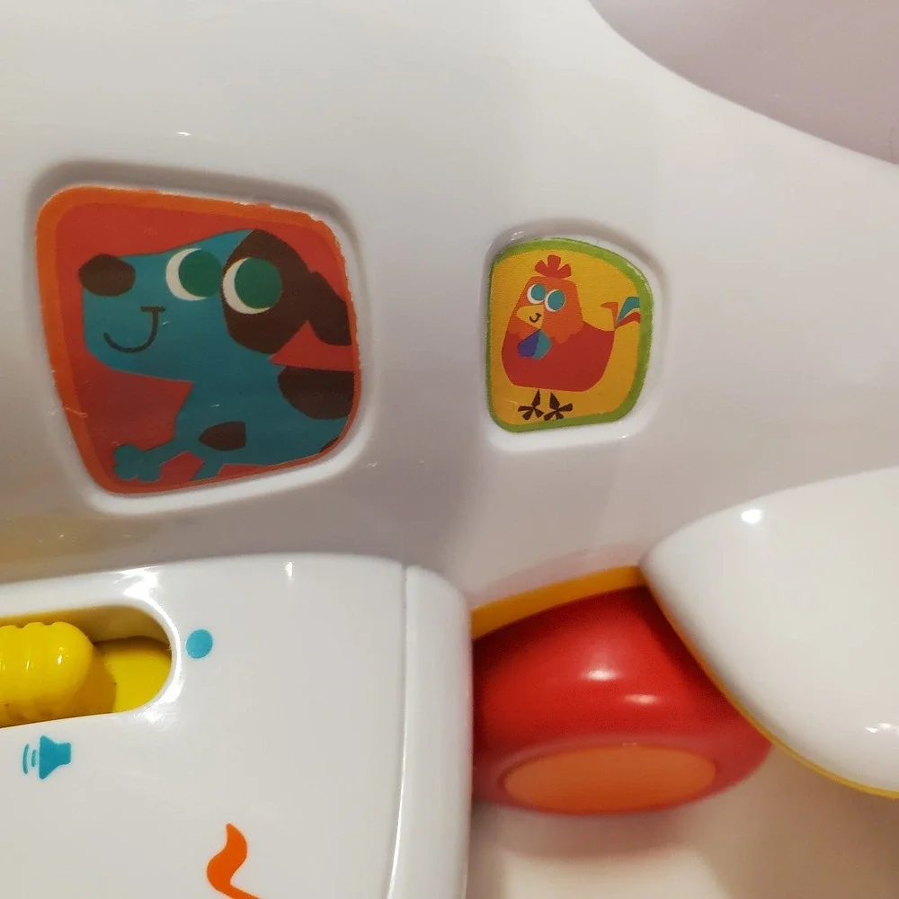 Huile Musical AirPlane moves, talks plays music with flashing lights video